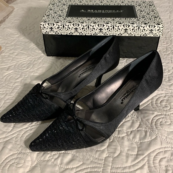 Dressy heels - Picture 1 of 13